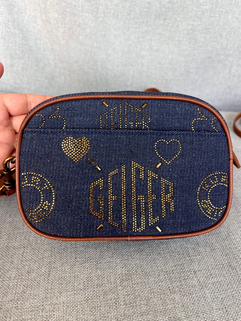 Kurt Geiger Chiswick Camera Denim Crystal Logo chain wide strap dark blue wash - Picture 7 of 17